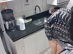 DAMA SENSSUAL NA COZINHA ! MASTURBAÇÃO