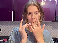 Dormmate-girl gets jizz in mouth and