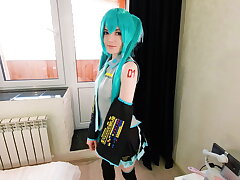 Sweetheart Vocaloid Hatsune Miku came to