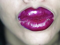 Extraordinary Bimbo Lips Weenie