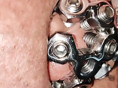 close up of the set screw in my v-card