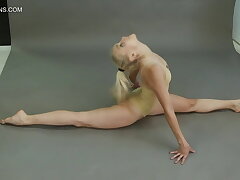 Dora Tornaszkova pliable gymnast supah